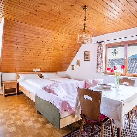 Zum Torkelhaus Affittacamere *