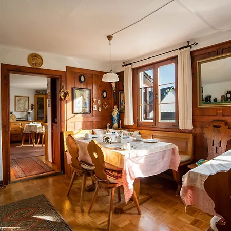 Konukevi Zum Torkelhaus Sipplingen