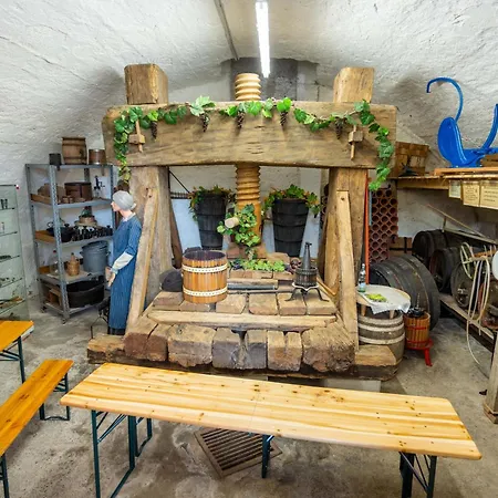 Zum Torkelhaus 3*